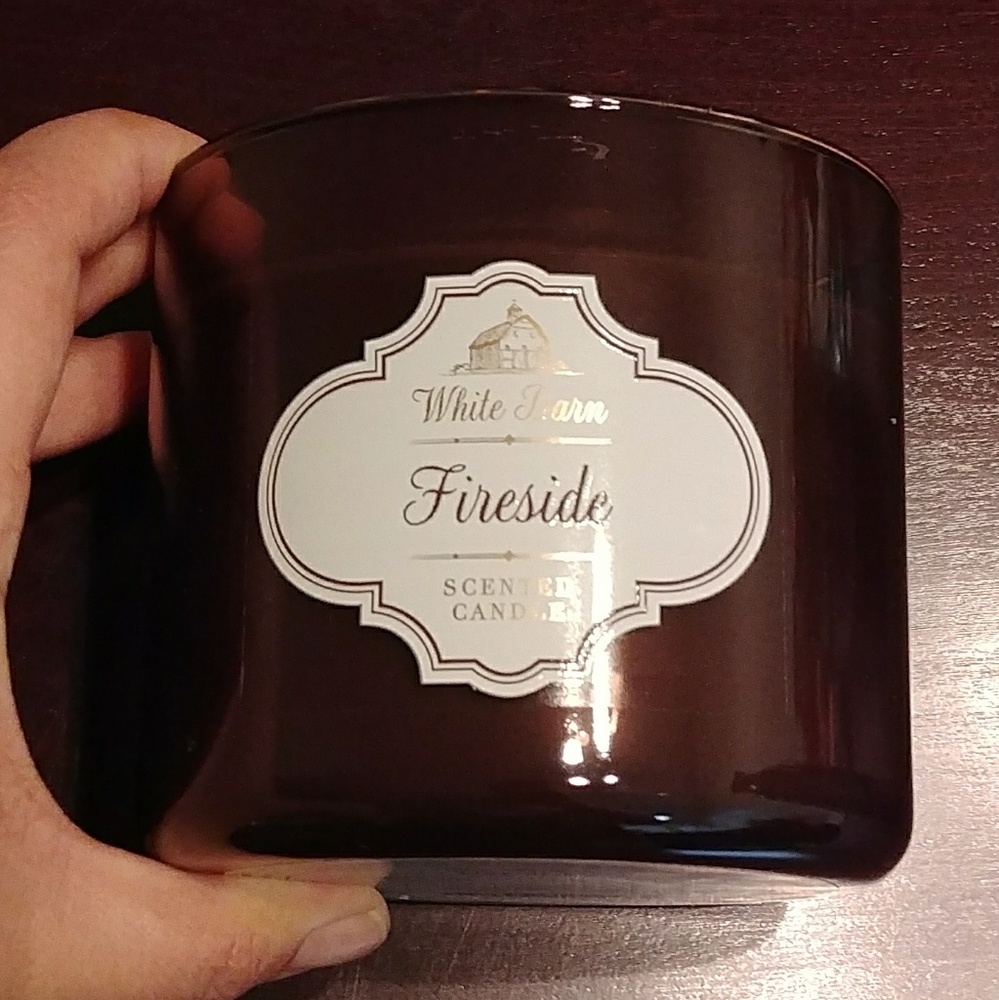 White Barn Fireside Candle